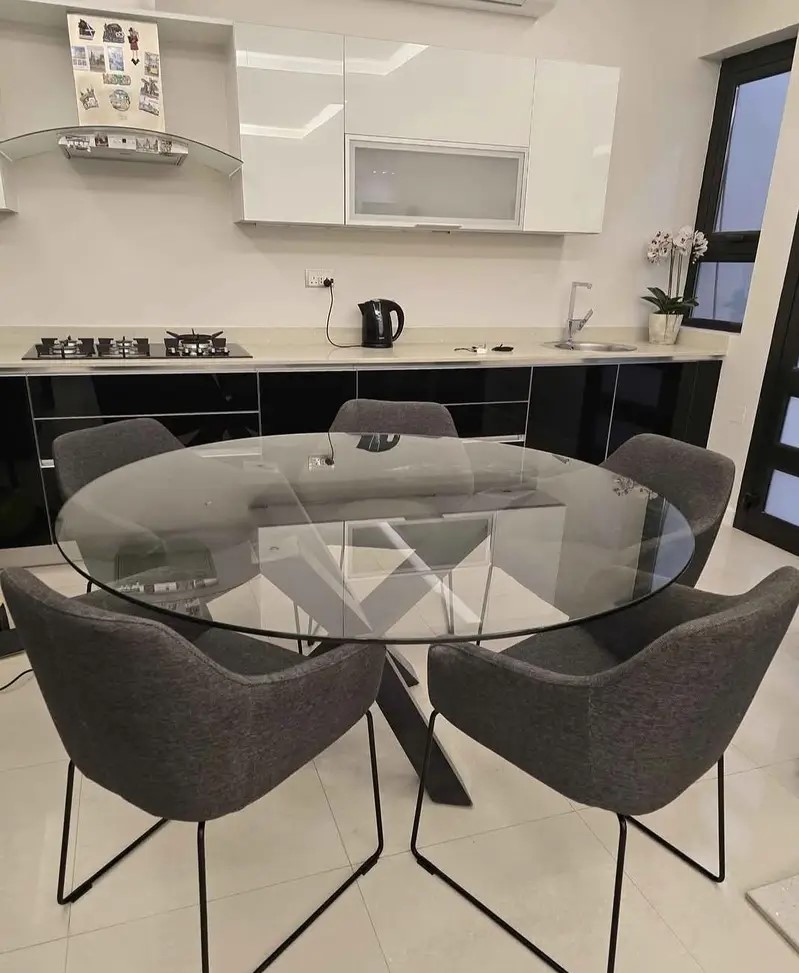 Modern Glass Dining Table - Round 5 Seater