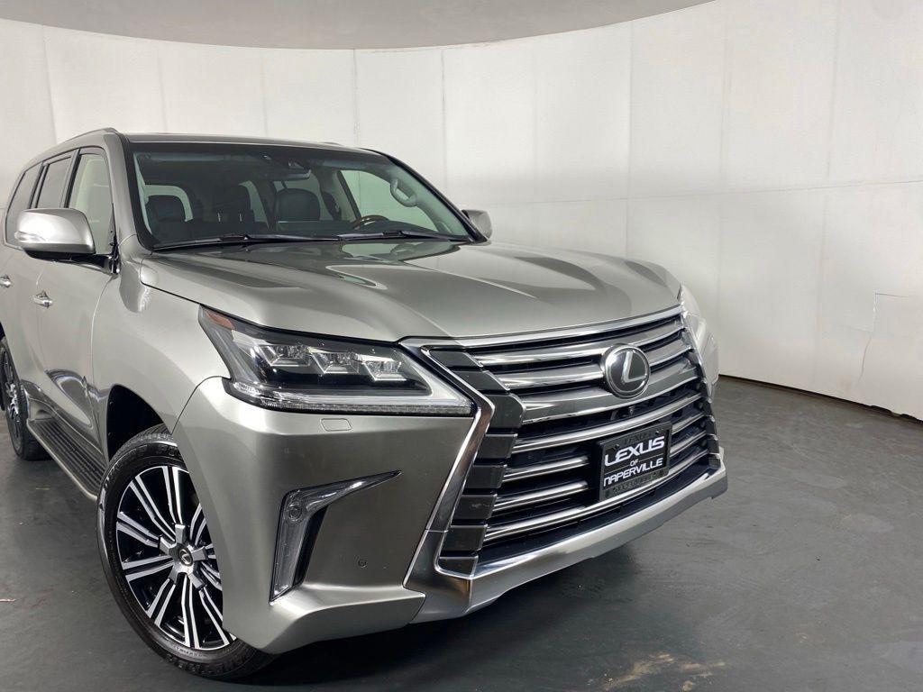 للبيع سيارة لكزس Lx 570 موديل 2021 مستعملة، كاملة المواصفات (فل أوبشن).